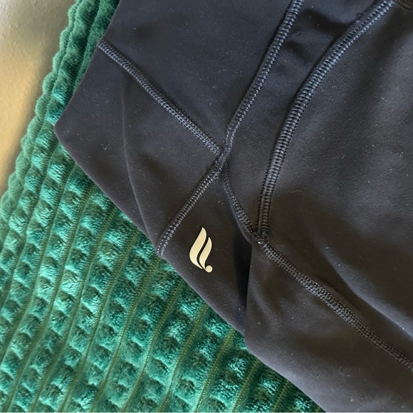Fabletics black pure luxe leggings, size small - Picture 4 of 4